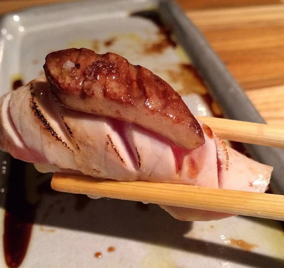 Atum com foie gras Sushibol